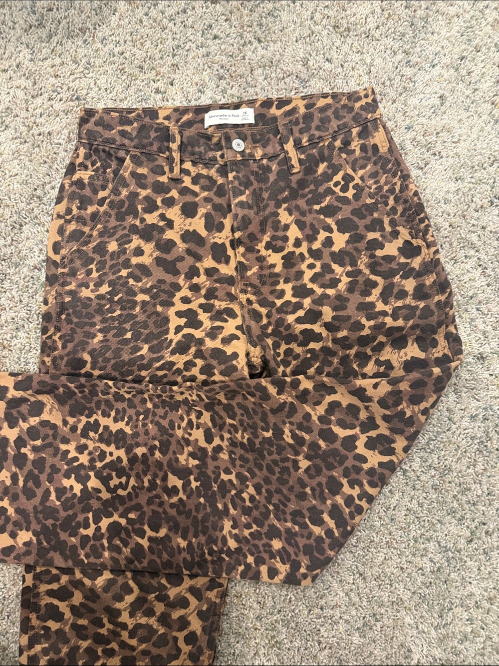 Abercrombie & Fitch Leopard Print Mid-Rise jeans - Brown/Black - Picture 2 of 4
